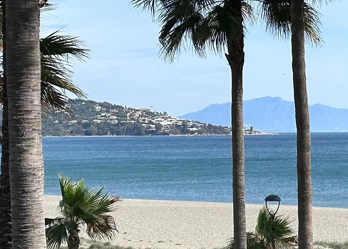Puerto Sotogrande Con Vistas Al Mar